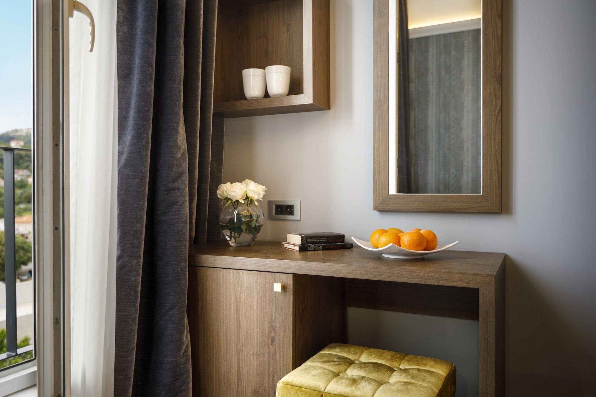 Imperial Heritage Hotel, Valamar Collection (Adults Only) Rab Town Dış mekan fotoğraf